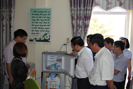 Đoàn kiểm tra công tác VSATTP tại trường Mầm non Nậm Khao