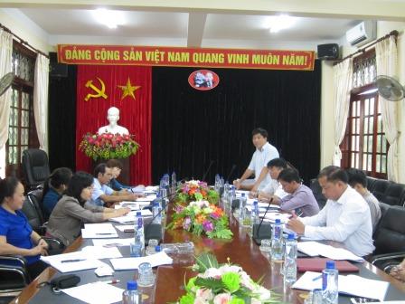 Quang cảnh làm việc tại UBND huyện Than Uyên