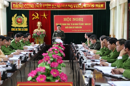 Thiếu tướng Lê Văn Bảy - Ủy viên BTV Tỉnh ủy, Giám đốc Công an tỉnh phát biểu chỉ đạo tại hội nghị