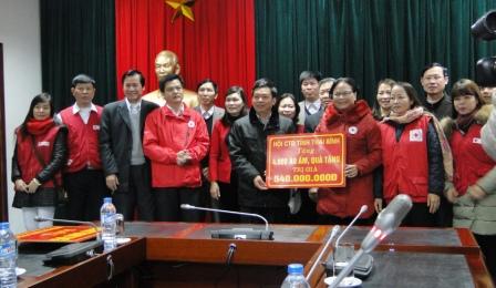 Hội chữ thập đỏ tỉnh Lai Châu tiếp nhận quà của Hội chữ thập đỏ tỉnh Thái Bình