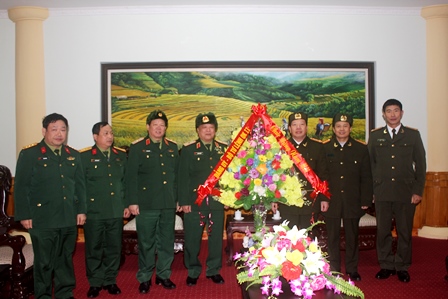 Thiếu tướng Ngô Văn Hùng, Phó Tư lệnh Quân khu 2 chúc Tết Công an tỉnh