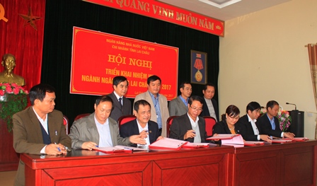 Các đơn vị ký kết giao ước thi đua năm 2017
