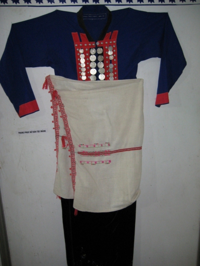    Trang phục phụ nữ dân tộc Mảng