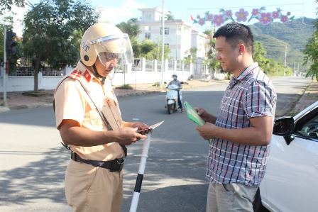 Tăng cường công tác tuần tra, kiểm soát và xử lý nghiêm các hành vi vi phạm trật an toàn giao thông