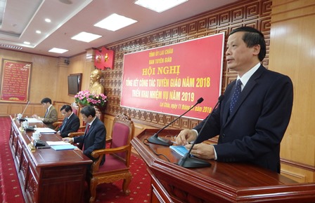 Đồng chí Vũ Văn Hoàn - Phó Bí thư TT Tỉnh ủy, Chủ tịch HĐND tỉnh phát biểu chí đạo tại Hội nghị Tổng kết công tác tuyên giáo năm 2018, triển khai nhiệm vụ năm 2019