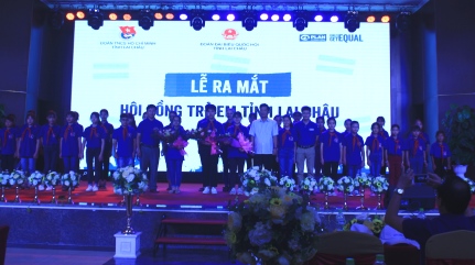 Các hội viên Hội đồng trẻ em tỉnh Lai Châu ra mắt