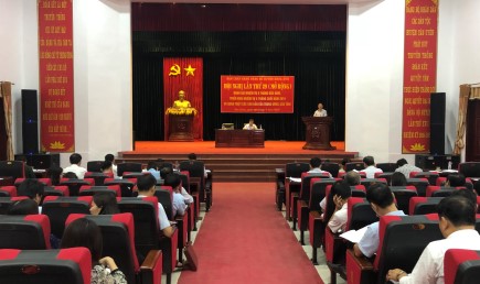 Đồng chí Nguyễn Sĩ Cảnh - TUV, Bí thư Huyện ủy, CTUBND huyện khai mạc hội nghị