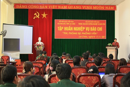 Tăng cường bồi dưỡng, tập huấn nâng cao trình độ chuyên môn nghiệp vụ cho những người làm báo tỉnh
