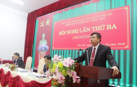 Đồng chí Hoàng Thọ Trung - Ủy viên Ban Chấp hành Đảng bộ tỉnh, Bí thư Huyện ủy kết luận hội nghị