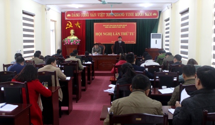 đồng chí Hoàng Thọ Trung - Ủy viên Ban Chấp hành Đảng bộ tỉnh, Bí thư Huyện ủy phát biểu chỉ đạo hội nghị