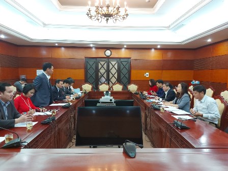 Quang cảnh buổi làm việc