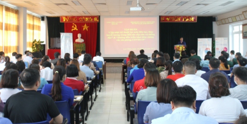 Quang cảnh lớp tập huấn