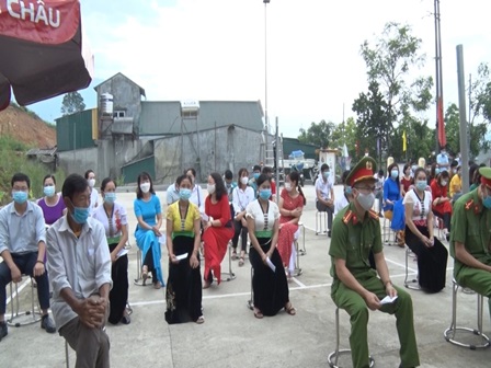 Cử tri thị trấn Tam Đường (huyện Tam Đường) tham gia bầu cử đảm bảo công tác phòng, chống dịch Covid-19