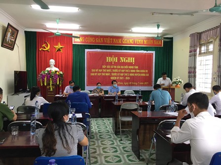Quang cảnh buổi tiếp xúc cử tri tại huyện Sìn Hồ