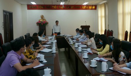 Quang cảnh buổi làm việc
