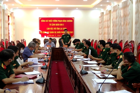 Đồng chí Thiếu tướng Phạm Hồng Chương - Tư lệnh Quân khu 2 kết luận buổi làm việc