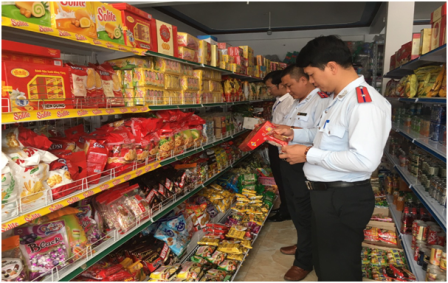 Đoàn kiểm tra liên ngành kiểm tra ATTP tại cửa hàng kinh doanh trên địa bàn thành phố Lai Châu