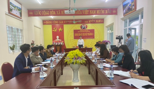Đồng chí Bùi Huy Phương - Tỉnh ủy viên, Bí thư Huyện ủy, Chủ tịch HĐND huyện phát biểu kết luận