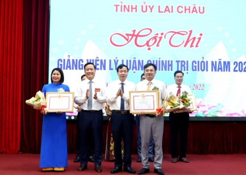 Thông qua các cuộc thi, hội thi để bồi dưỡng nâng cao chất lượng đội ngũ cán bộ làm công tác tuyên giáo của Đảng bộ tỉnh