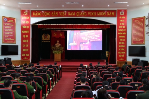 Quang cảnh Hội nghị trực tuyến quán triệt Nghị quyết Đại hội Đảng bộ tỉnh lần thứ XIV của Đảng bộ Công an tỉnh