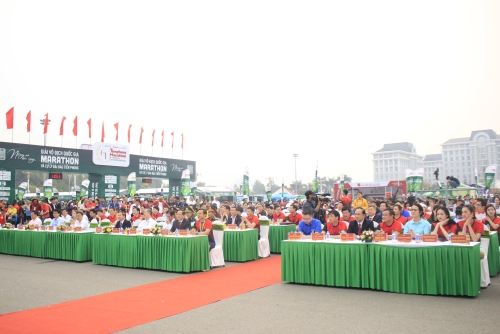 Quang cảnh Lễ khai mạc  Giải Vô địch quốc gia Marathon và cự ly dài Báo Tiền Phong lần thứ 64 năm 2023