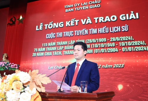 Đồng chí Vũ Mạnh Hà - Ủy viên dự khuyết Trung ương Đảng, Phó Bí thư Thường trực Tỉnh ủy phát biểu chỉ đạo tại Lễ trao giải