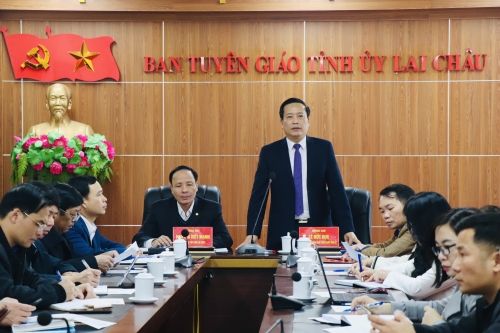 Đồng chí Lê Đức Dục - Ủy viên Ban Thường vụ Tỉnh ủy, Trưởng Ban Tuyên giáo Tỉnh ủy phát biểu kết luận Hội nghị