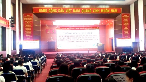 Quang cảnh lớp bồi dưỡng tại điểm cầu Trung tâm Hội nghị thành phố Lai Châu