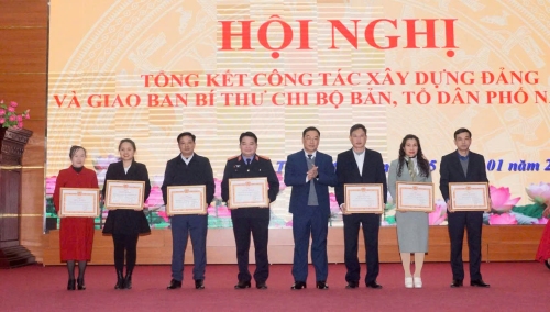 Hội nghị tổng kết công tác xây dựng Đảng và giao ban bí thư chi bộ bản, tổ dân phố năm 2024