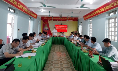 Quang cảnh buổi làm việc