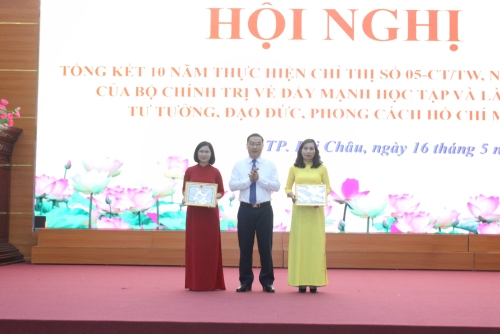 Thành uỷ Lai Châu: Tổng kết 10 năm thực hiện Chỉ thị số 05-CT/TW của Bộ Chính trị