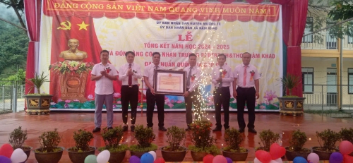 Tổng kết năm học 2024-2025 và đón Bằng công nhận Trường Phổ thông dân tộc bán trú Tiểu học và Trung học cơ sở Nậm Khao đạt chuẩn quốc gia cấp độ 1