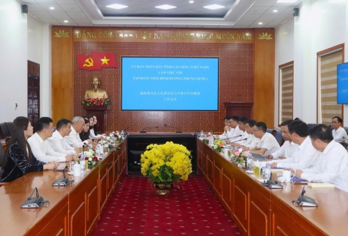 Chủ tịch UBND tỉnh Lê Văn Lương làm việc với Đoàn công tác Tập đoàn Xây dựng Thái Bình Dương (Trung Quốc)