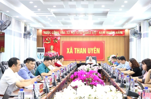 Quang cảnh buổi làm việc
