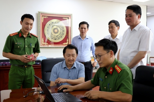 Phấn đấu hoàn thành cấp đổi thẻ đảng viên trên nền tảng số trước ngày 2/9