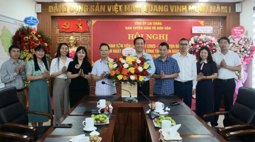 Các đơn vị chúc mừng Ban Tuyên giáo và Dân vận Tỉnh ủy nhân kỷ niệm 95 năm Ngày truyền thống công tác Tuyên giáo của Đảng (01/8/1930-01/8/2025)