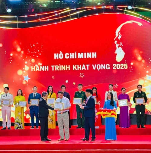 Giao lưu các điển hình tiêu biểu trong học tập và làm theo Bác khu vực phía Bắc năm 2025