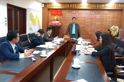 Quang cảnh cuộc họp