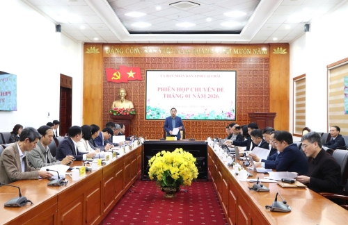 Quang cảnh Phiên họp