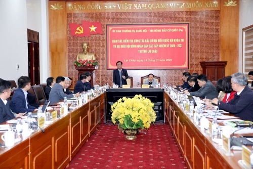 Quang cảnh buổi làm việc