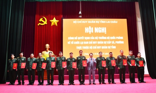 Hội nghị công bố quyết định của Bộ trưởng Bộ Quốc phòng về tổ chức lại Ban CHQS xã, phường