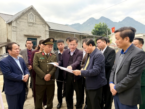 Bí thư Tỉnh ủy Lê Minh Ngân kiểm tra công tác chuẩn bị đầu tư xây dựng Trường Phổ thông nội trú liên cấp Tiểu học và THCS xã Khổng Lào