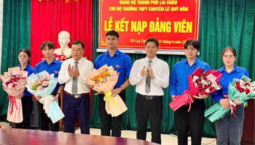 Công tác tạo nguồn phát triển đảng viên trong các trường học được quan tâm lãnh đạo, chỉ đạo triển khai thực hiện hiệu quả