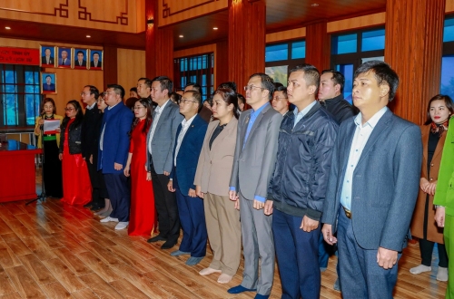 Dâng hương kỷ niệm 96 năm Ngày Thành lập Đảng