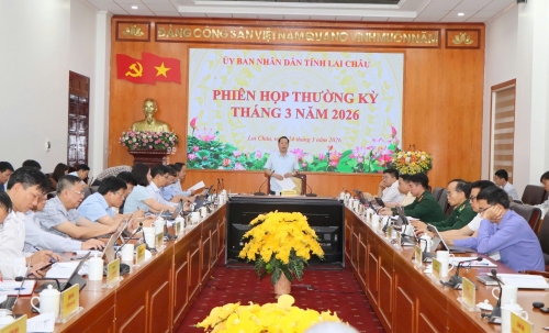 Quang cảnh Phiên họp
