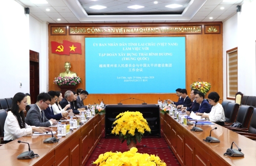Quang cảnh buổi làm việc