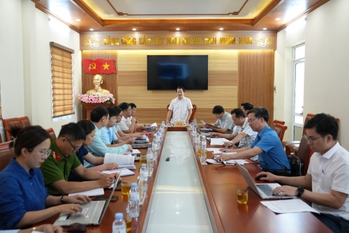Phó Bí thư Tỉnh ủy Sùng A Hồ làm việc với Ban Thường vụ Đảng uỷ xã Bản Bo