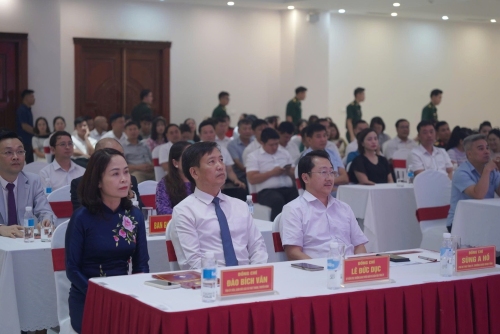 Đại biểu dự buổi lễ