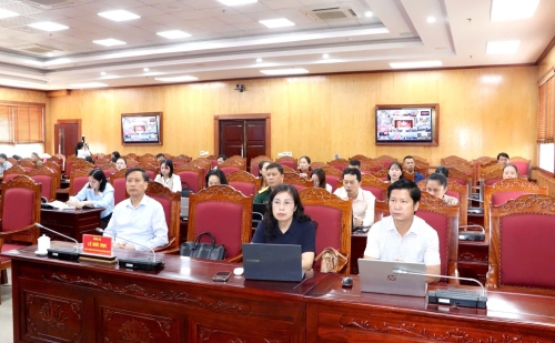Các đại biểu tham dự Hội nghị tập huấn tại điểm cầu Ban Tuyên giáo và Dân vận Tỉnh ủy