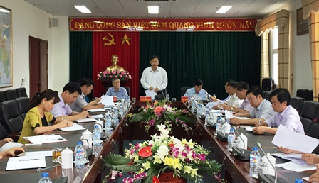 Đồng chí Vũ Văn Hoàn - Phó Bí thư Tỉnh ủy, Chủ tịch HĐND tỉnh  phát biểu chỉ đạo phiên họp